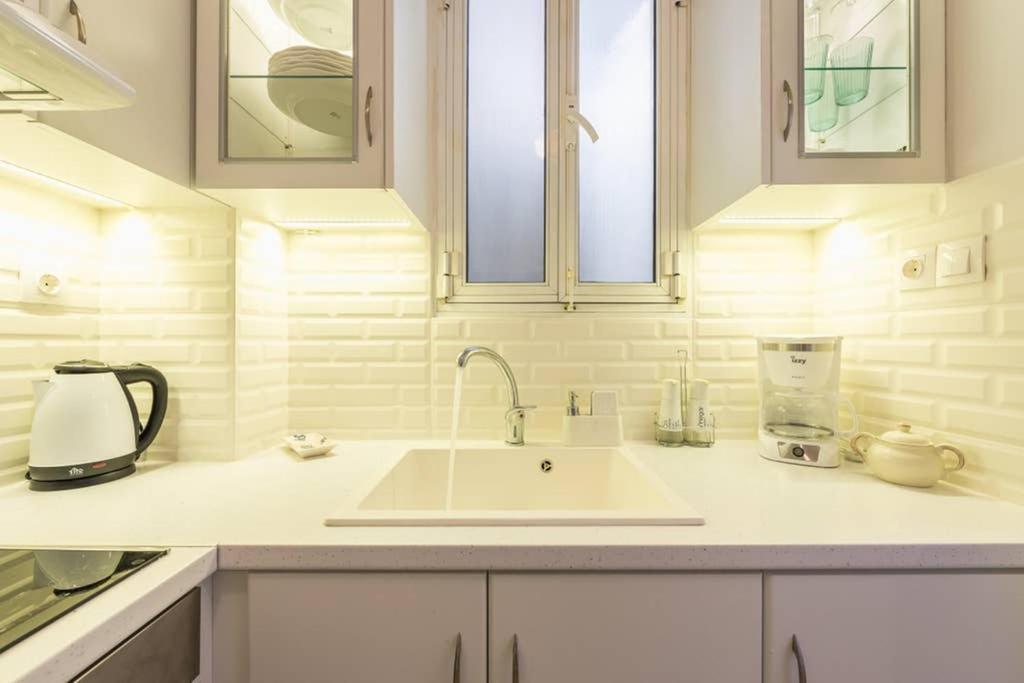 New! Bright & Remodeled 1Bed Apt 2Min Walk To Acropolis Atenas Exterior foto